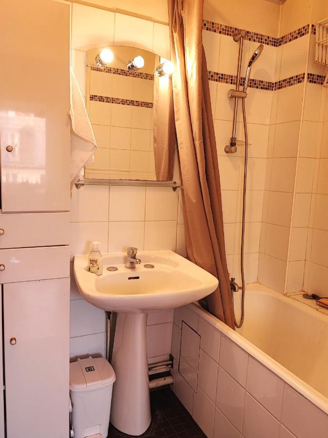 Studio Cosy Et Spacieux Avec Emplacement Ideal Párizs Kültér fotó
